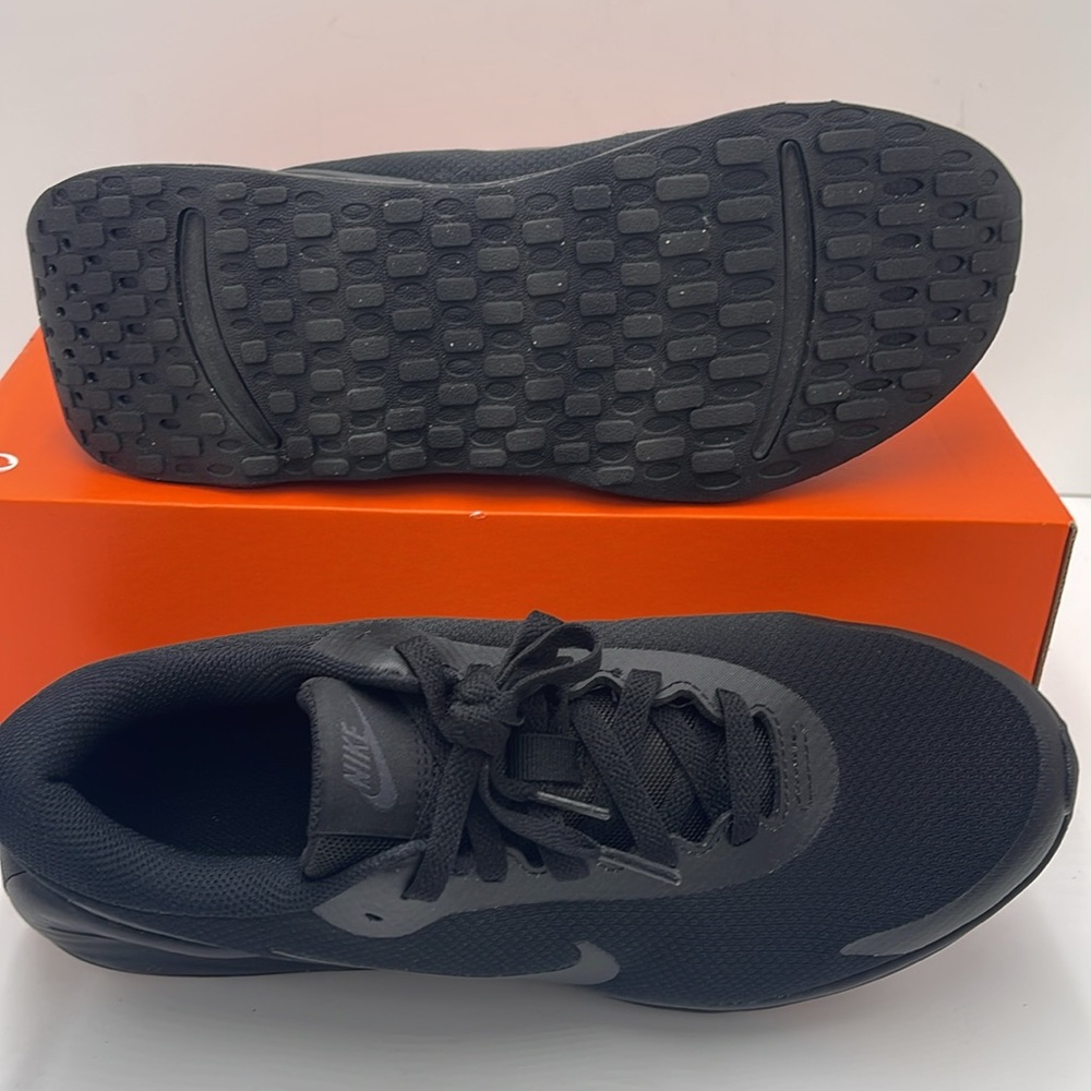 Nike WMNS Black Athletic Running Shoes Sleek Design NIKE PROMINA
FV6343-001 - Picture 3 of 16